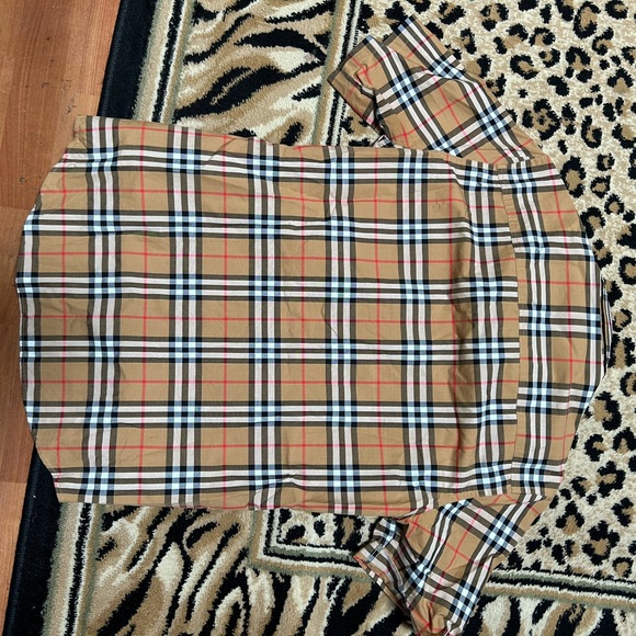 Burberry collard shirt size large